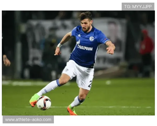 7号足球球星有哪些著名球员参加过国际赛事与俱乐部比赛的精彩表现