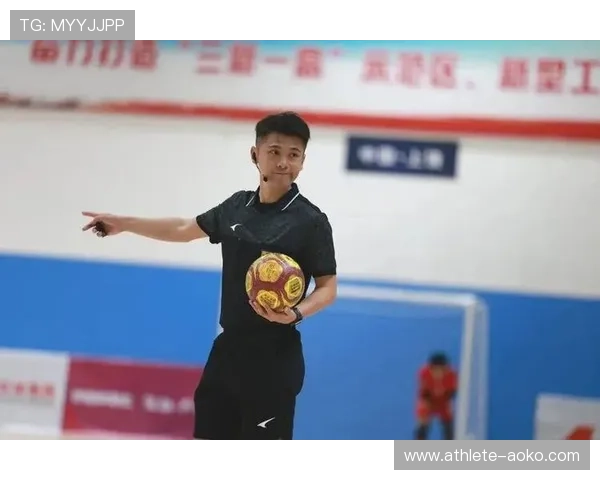 足球裁判与球星的精彩碰撞:从判罚到赛场英雄的多维视角解析 足球裁判与球星的精彩碰撞:从判罚到赛场英雄的多维视角解析